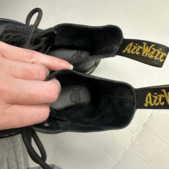 W7 Dr. Martens 1460 Combat Boots Black Leather 8-Eye Lace-Up Moto Grunge Punk - Picture 5 of 12